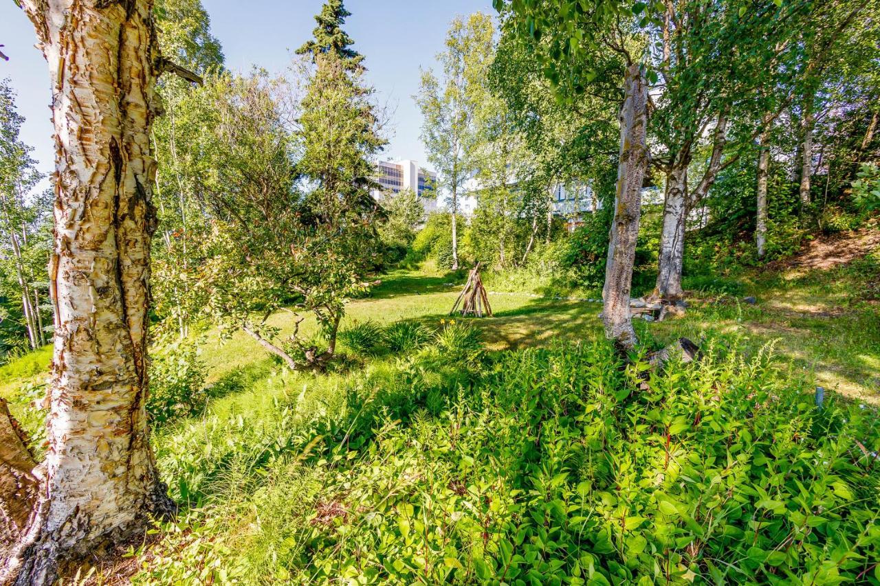 Downtown Contemporary Cove Villa Anchorage Exterior photo