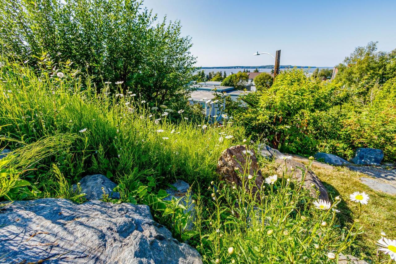 Downtown Contemporary Cove Villa Anchorage Exterior photo